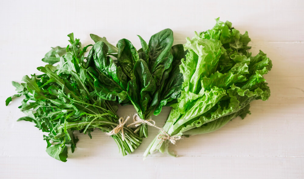 מותר ואף מומלץ לצרוך ירקות עליים ירוקים בדיאטה קטוגנית